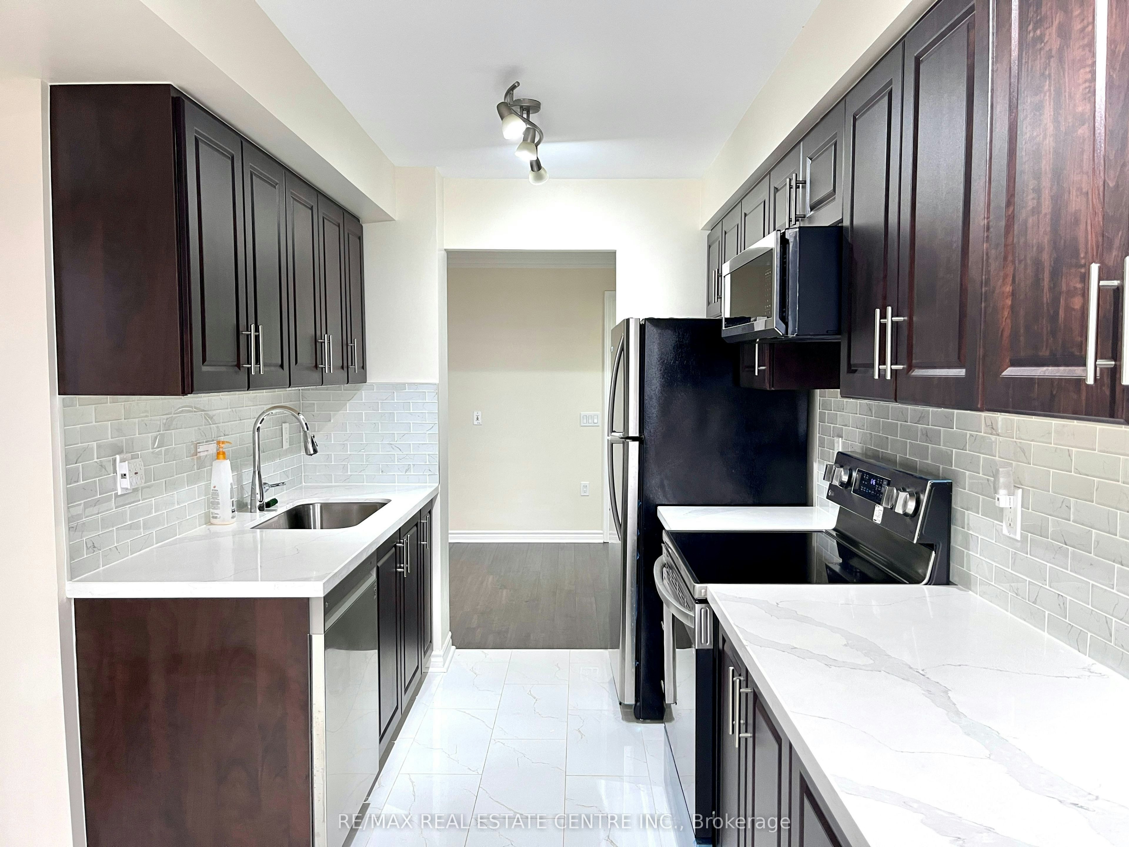 1013-55 Strathaven Drive, Mississauga, ON, L5R 4G9 - 9