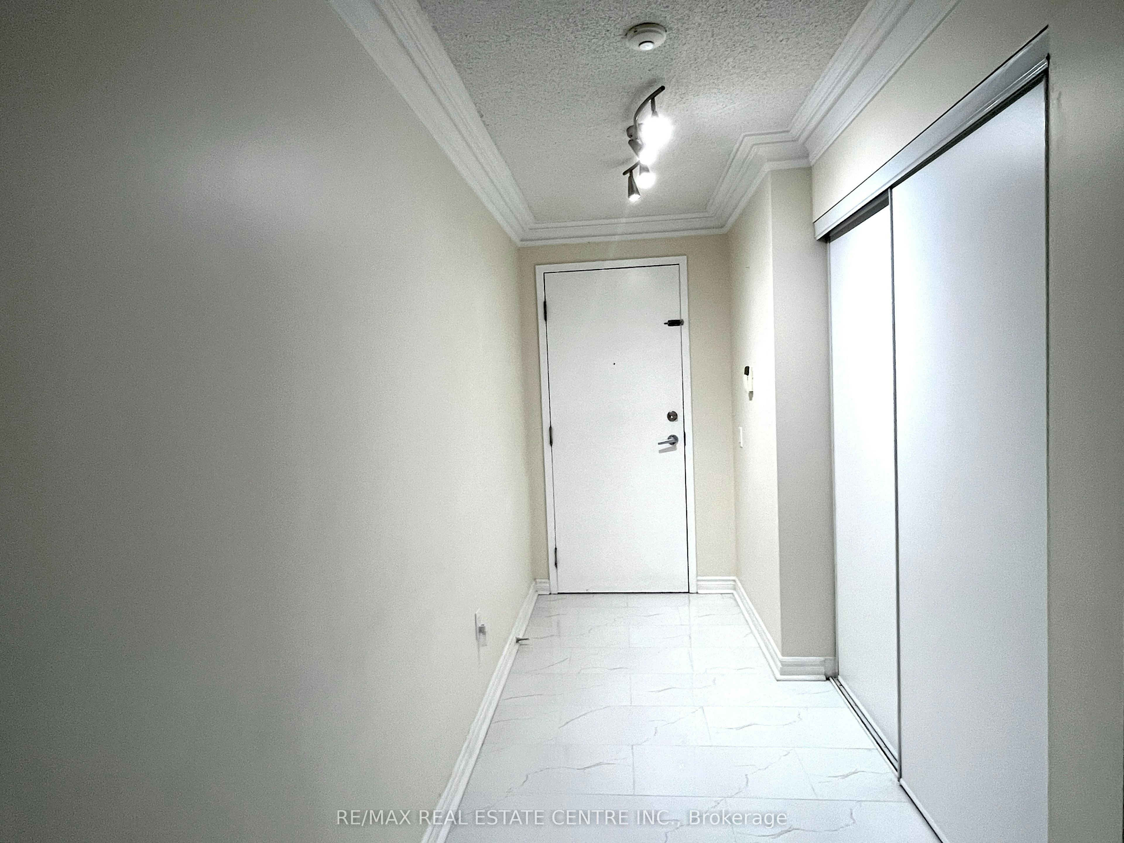1013-55 Strathaven Drive, Mississauga, ON, L5R 4G9 - 4