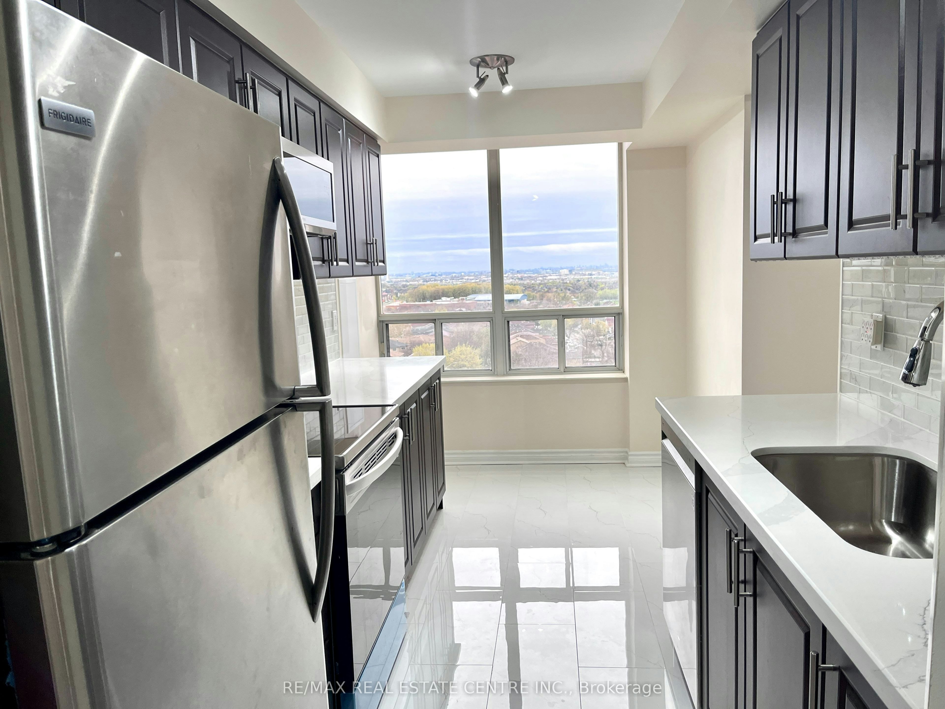 1013-55 Strathaven Drive, Mississauga, ON, L5R 4G9 - 8