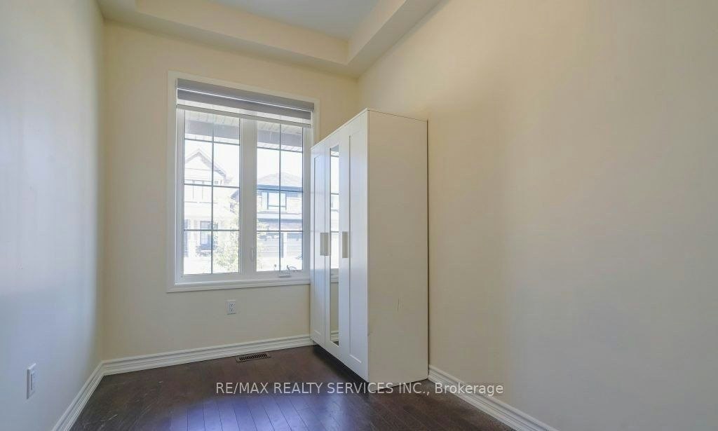 4 Divers Road, Brampton, ON, L7A 5C8 - 5