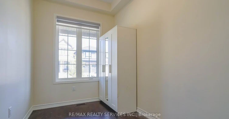 4 Divers Road, Brampton, ON, L7A 5C8 - 5