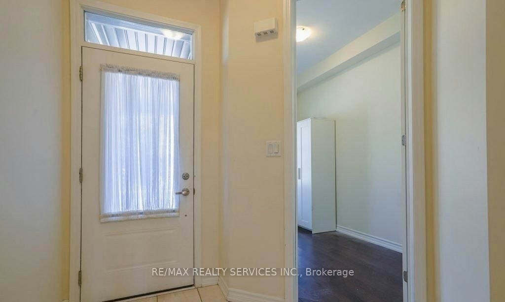 4 Divers Road, Brampton, ON, L7A 5C8 - 3