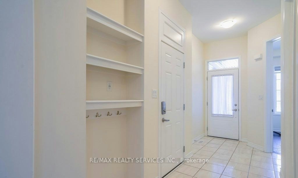 4 Divers Road, Brampton, ON, L7A 5C8 - 8