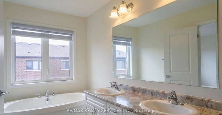 4 Divers Road, Brampton, ON, L7A 5C8 - 24