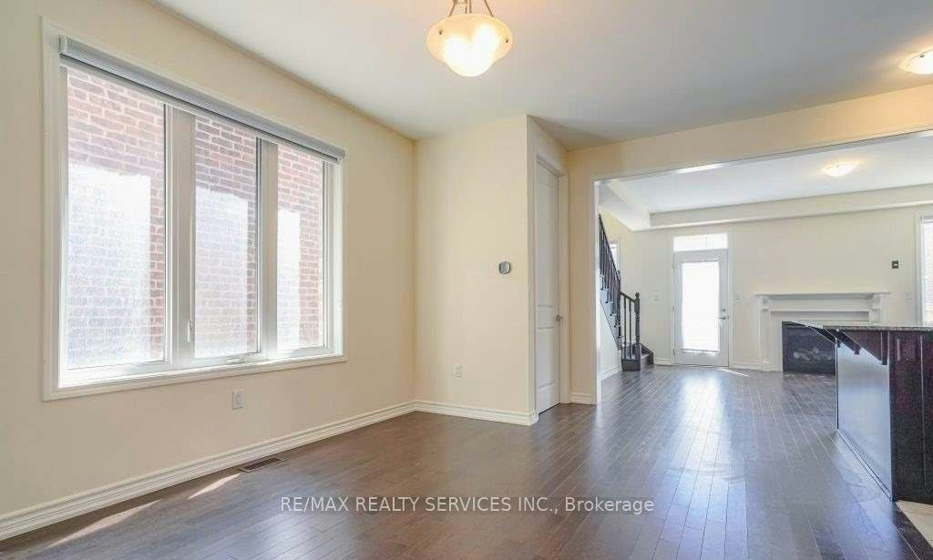 4 Divers Road, Brampton, ON, L7A 5C8 - 9