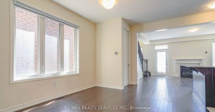 4 Divers Road, Brampton, ON, L7A 5C8 - 9
