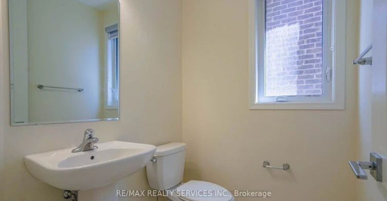 4 Divers Road, Brampton, ON, L7A 5C8 - 7