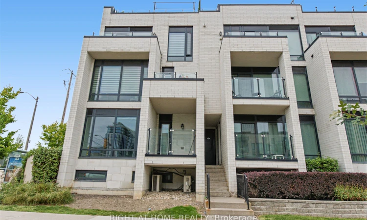416-130 Widdicombe Hill Boulevard