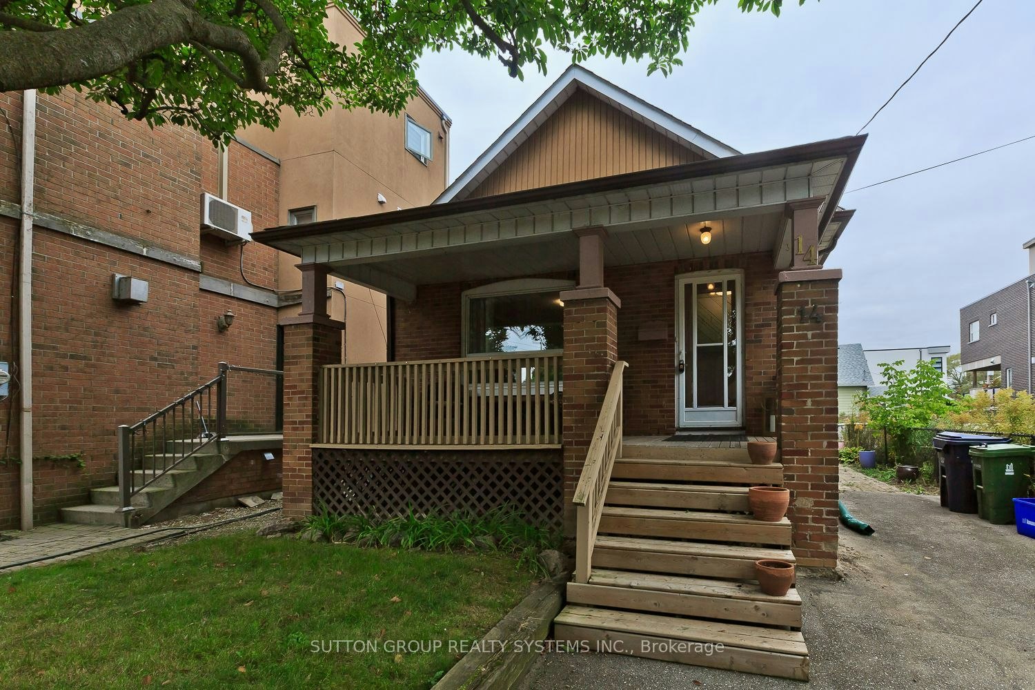 14 Lake Shore Drive, Toronto, ON, M8V 1Z2