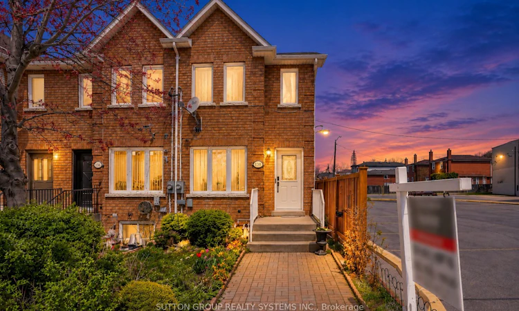 2138 Eglinton Avenue W