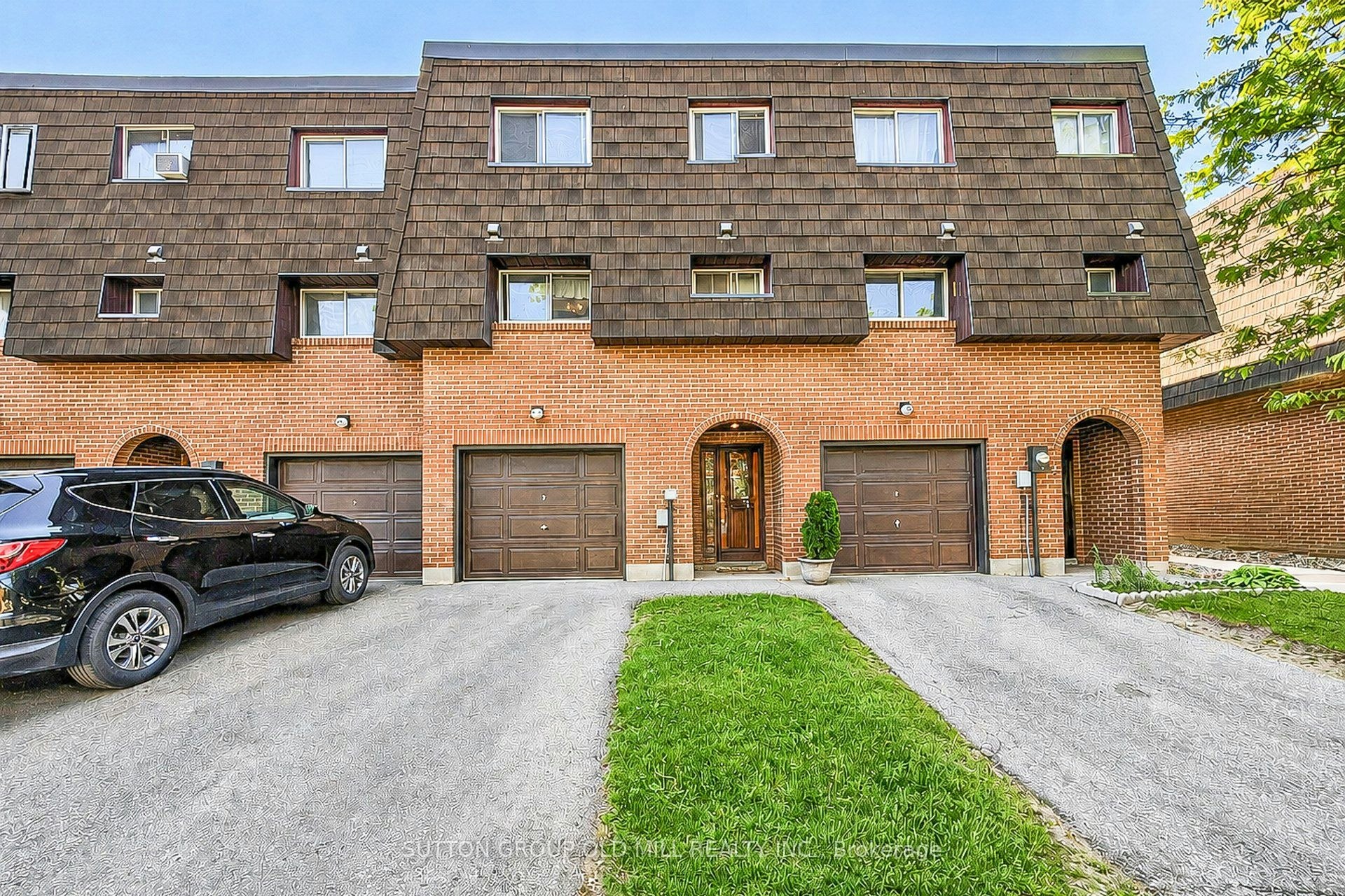 96 Darras Court, Brampton, ON, L6T 1W7