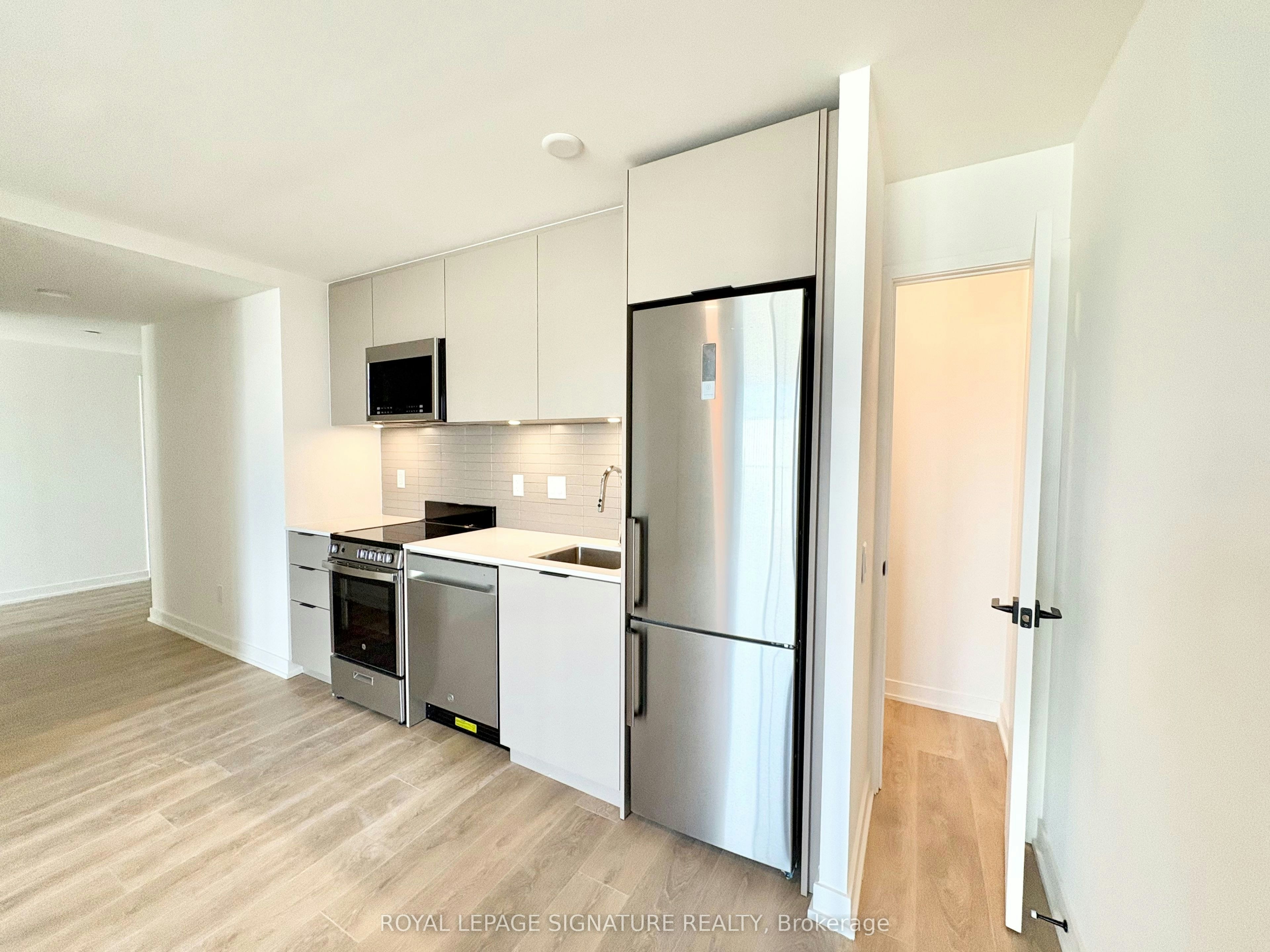 415-1 Vine Avenue, Toronto, ON, M6P 0C8 - 3