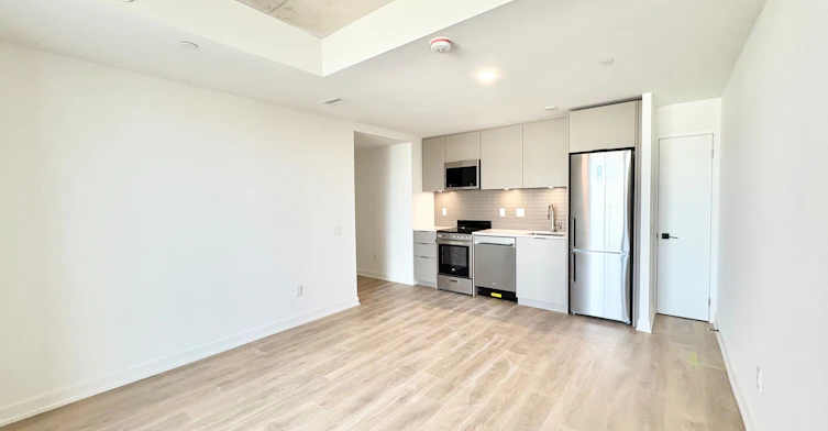 415-1 Vine Avenue, Toronto, ON, M6P 0C8