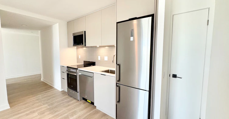 415-1 Vine Avenue, Toronto, ON, M6P 0C8 - 4