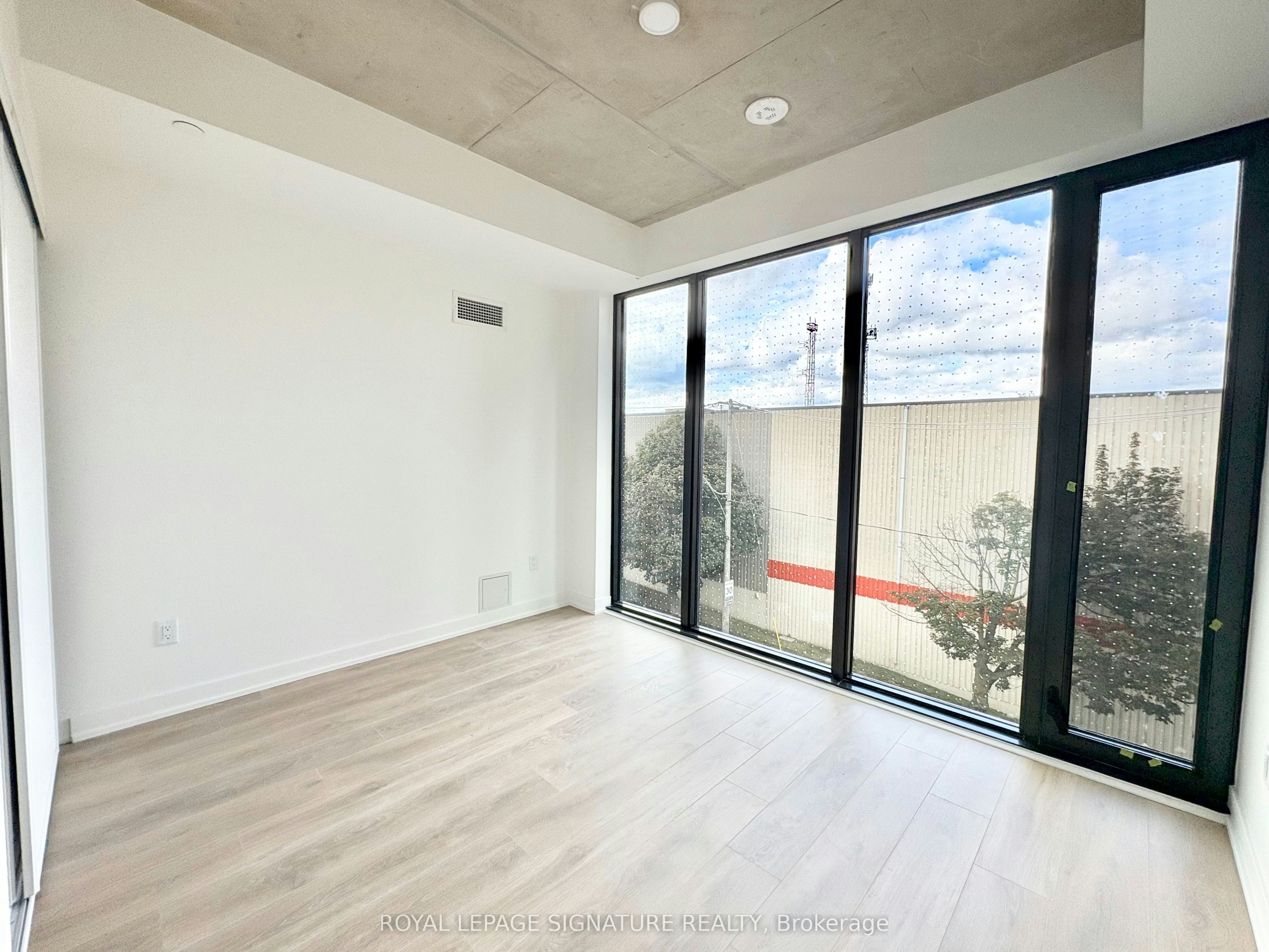 415-1 Vine Avenue, Toronto, ON, M6P 0C8 - 15