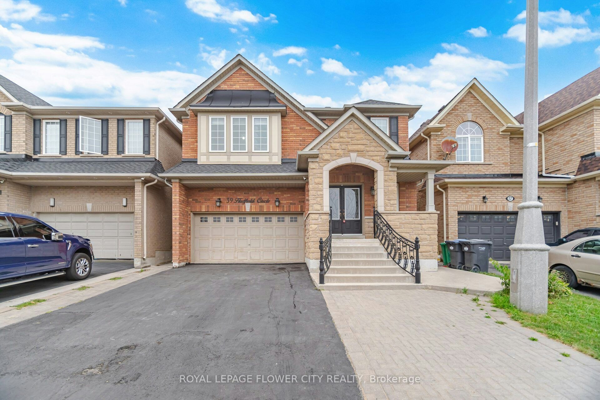39 Hadfield Circle, Brampton, ON, L6R 0N6