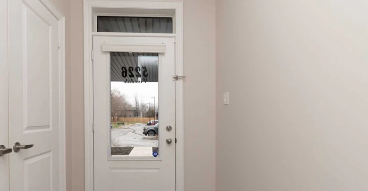 5226 Pinedale Drive, Burlington, ON, L7L 4J1 - 3