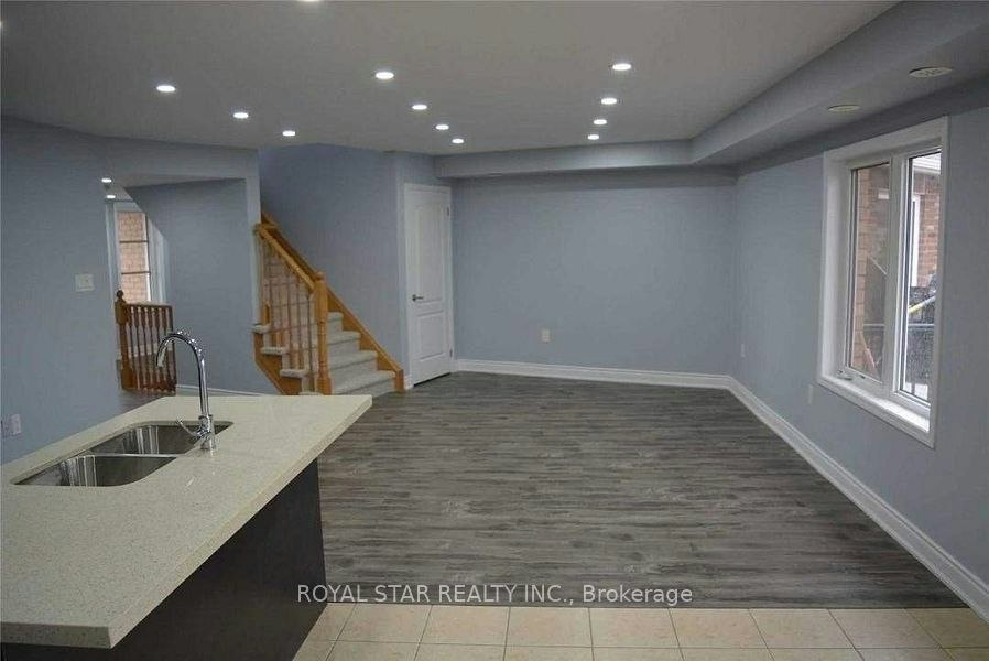 54 Baycliffe Crescent, Brampton, ON, L7A 3Z3