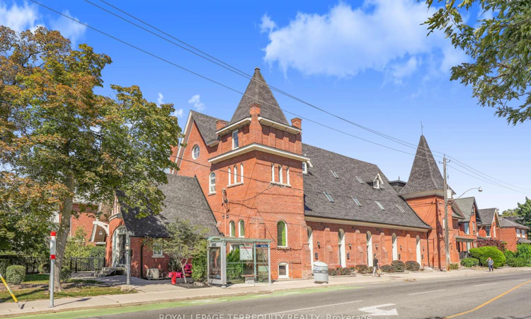 #2-200 Annette Street
