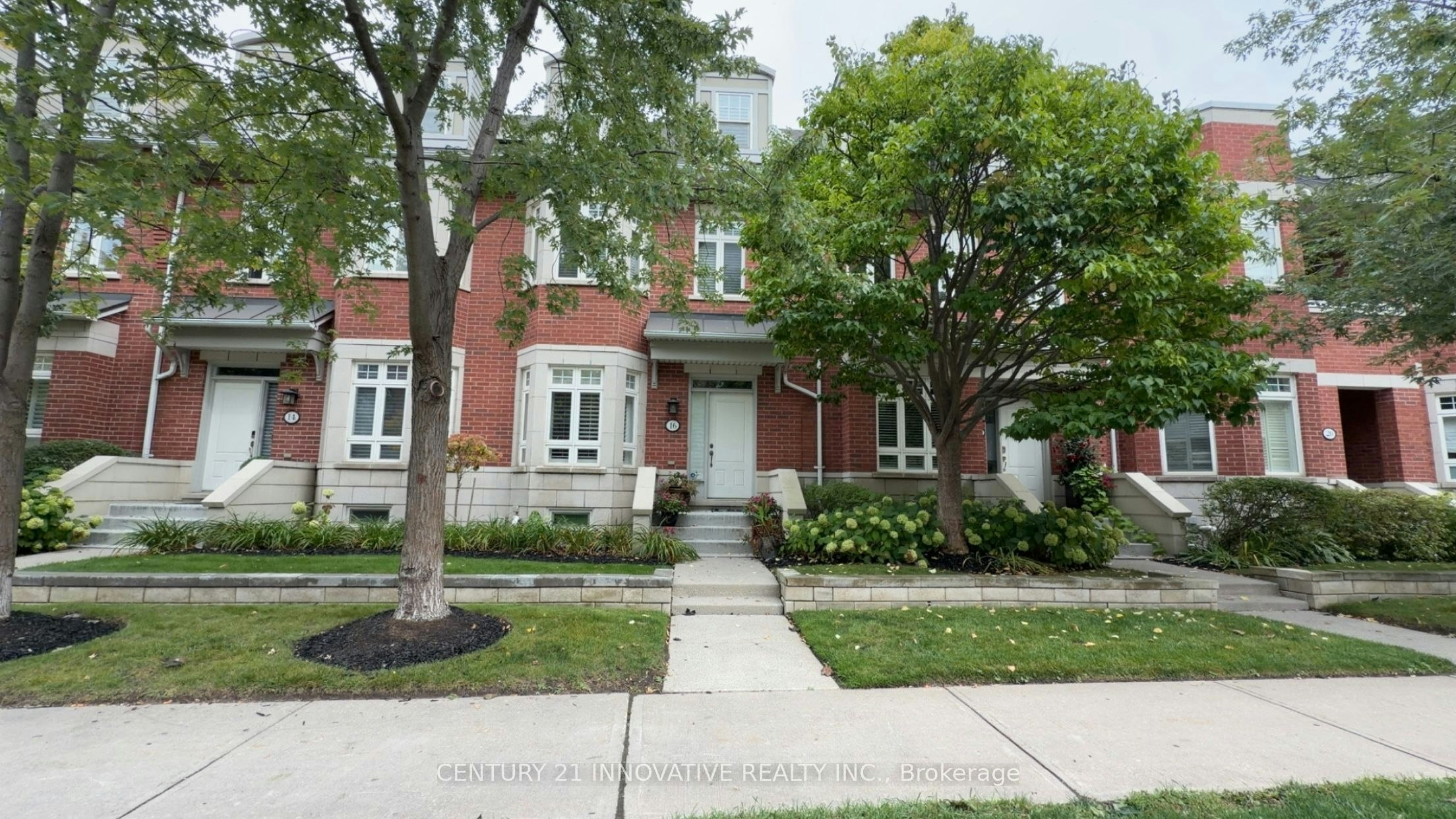 16 St Lawrence Drive, Mississauga, ON, L5G 4V6 - 2