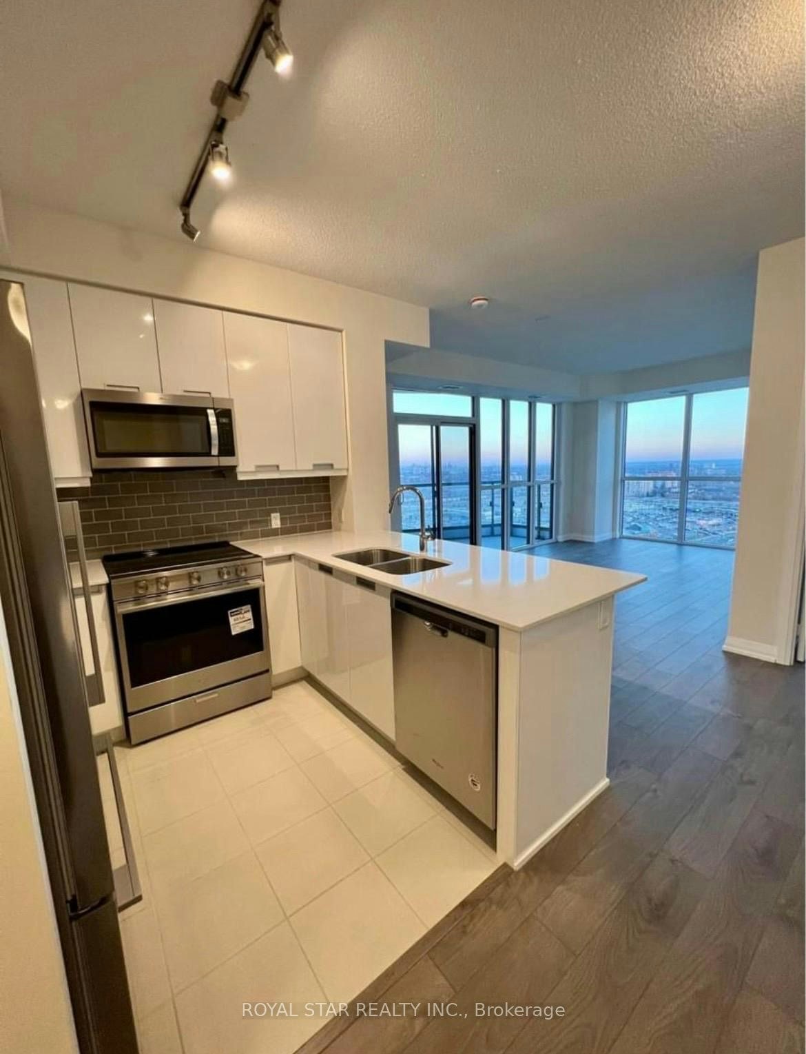 1913-35 Watergarden Drive, Mississauga, ON, L5R 0G8 - 7
