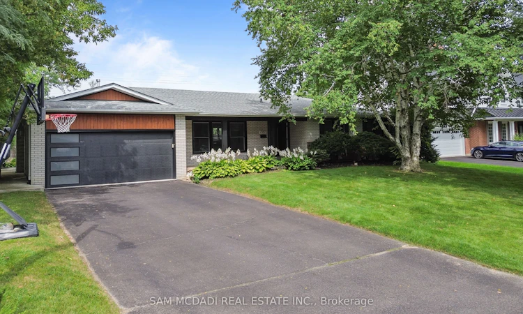 1357 Saginaw Crescent