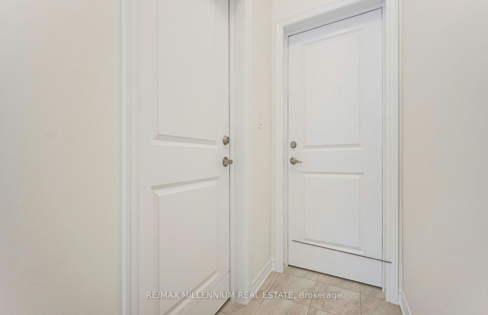 Upper-34 Thornbird Crescent, Brampton, ON, L7A 0B8 - 4