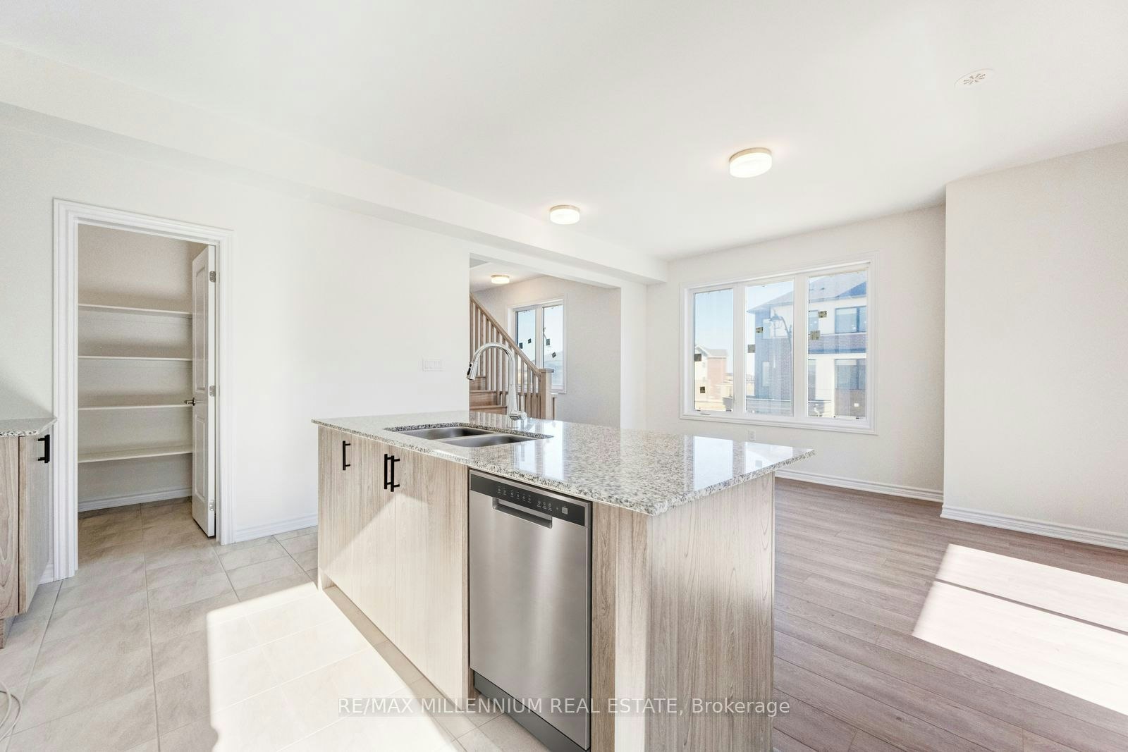 Upper-34 Thornbird Crescent, Brampton, ON, L7A 0B8 - 24