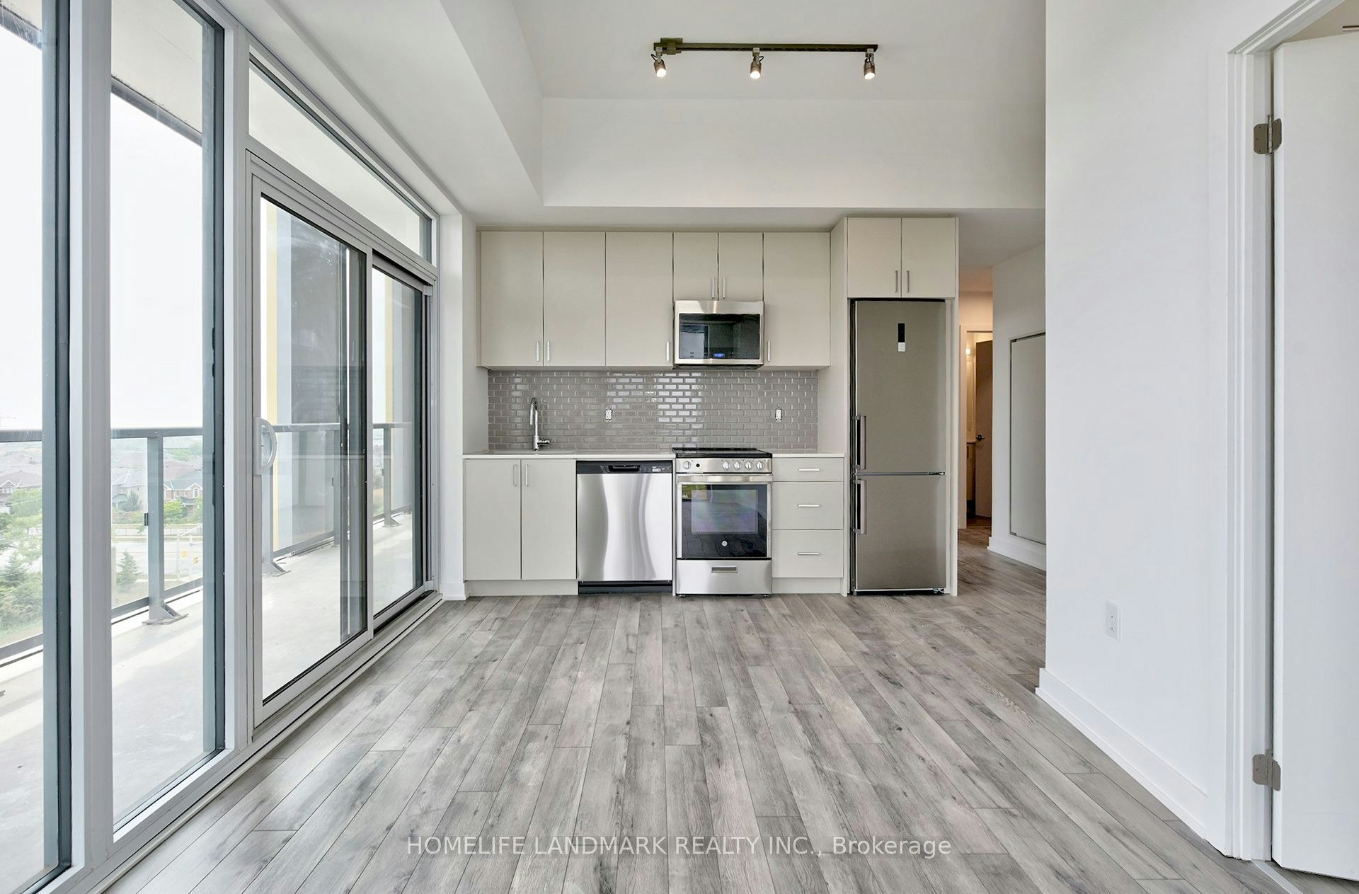 720-1005 Dundas Street E, Oakville, ON, L6H 8C7 - 3
