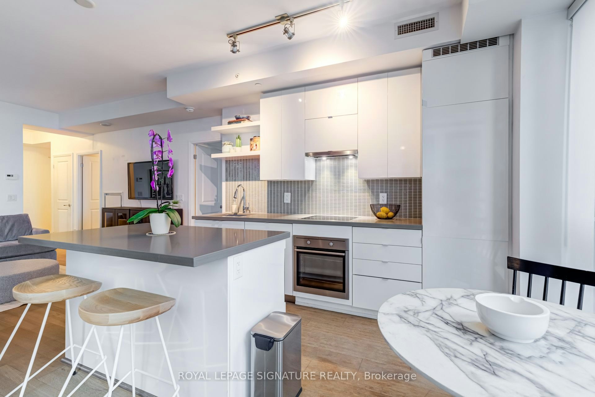 B415-60 Annie Craig Drive, Toronto, ON, M8V 0C4 - 6