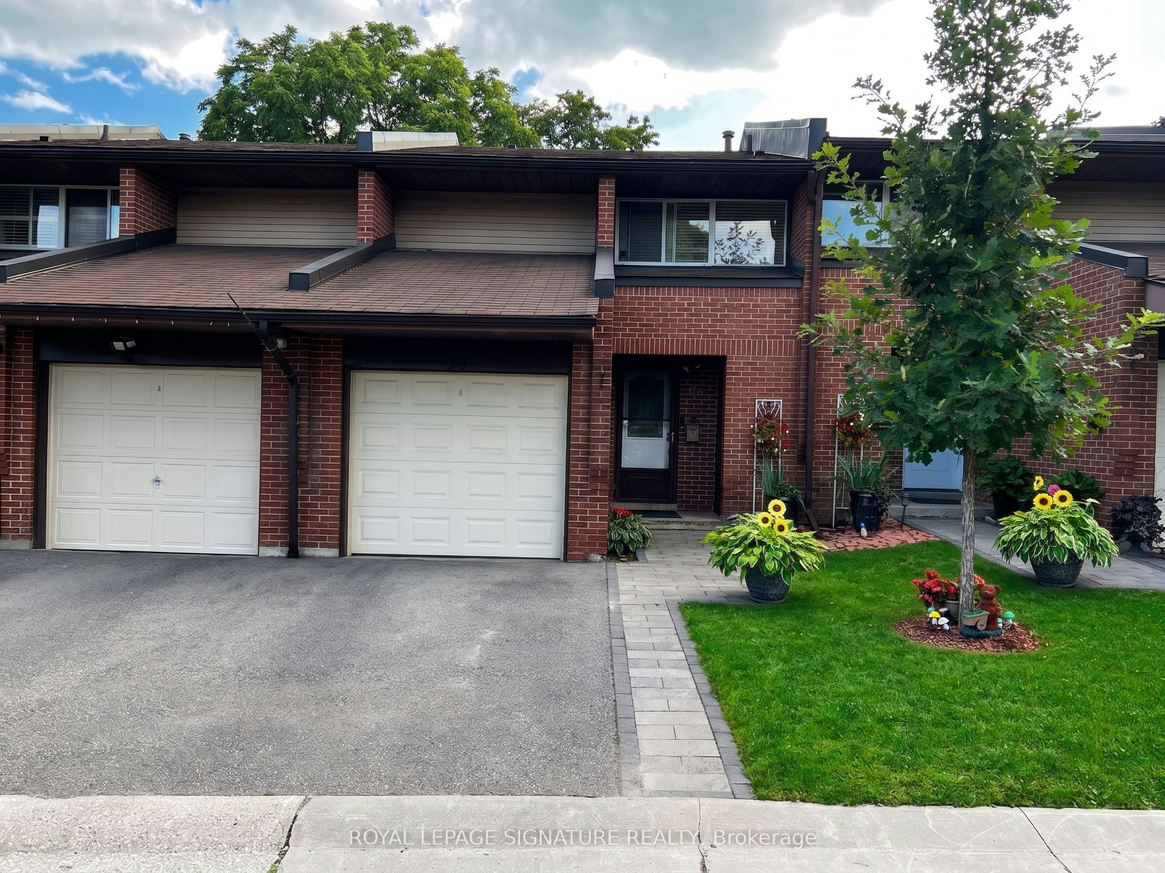 33-2301 Derry Road W, Mississauga, ON, L5N 2R4