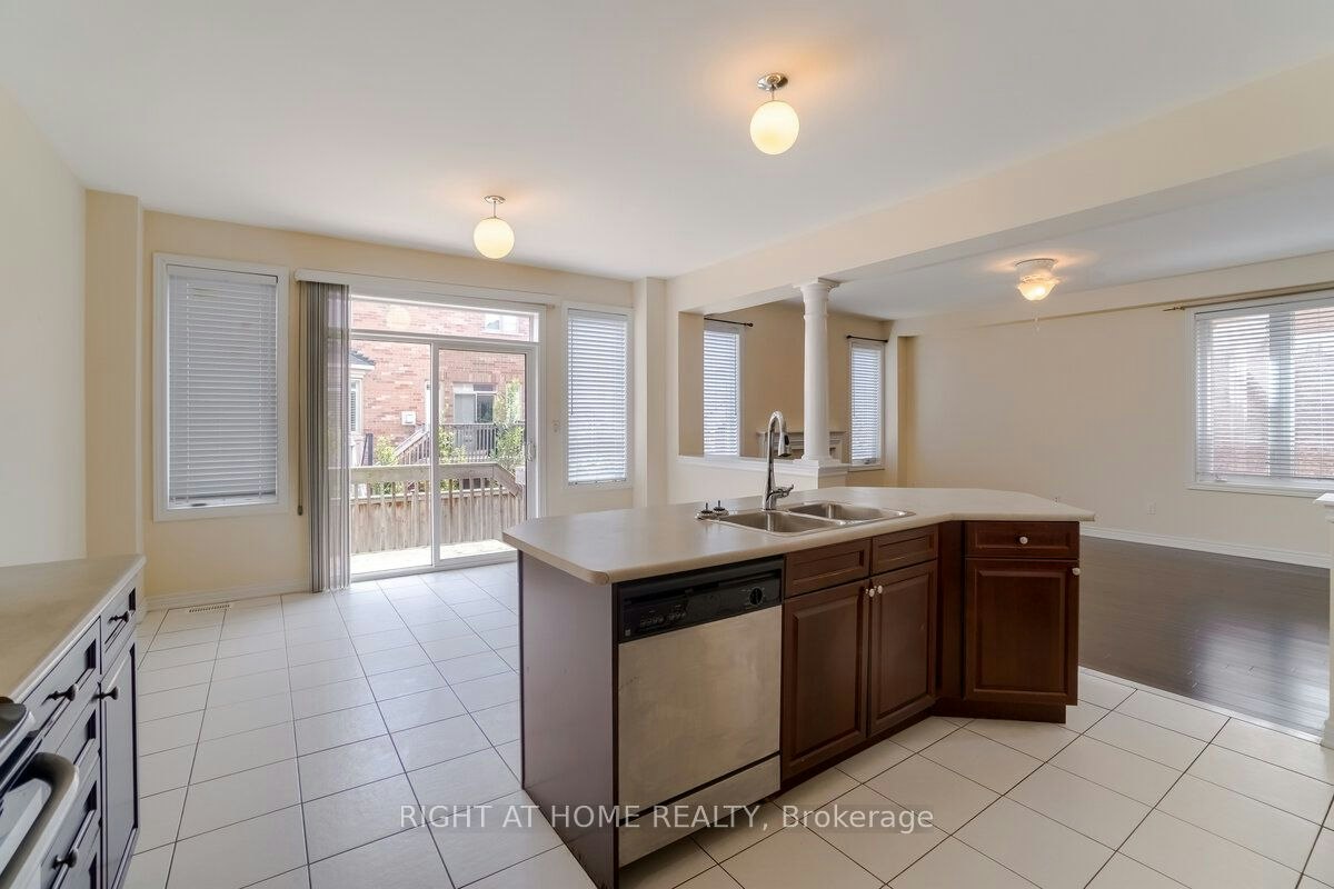 4644 Doug Wright Drive, Burlington, ON, L7M 0L2 - 12