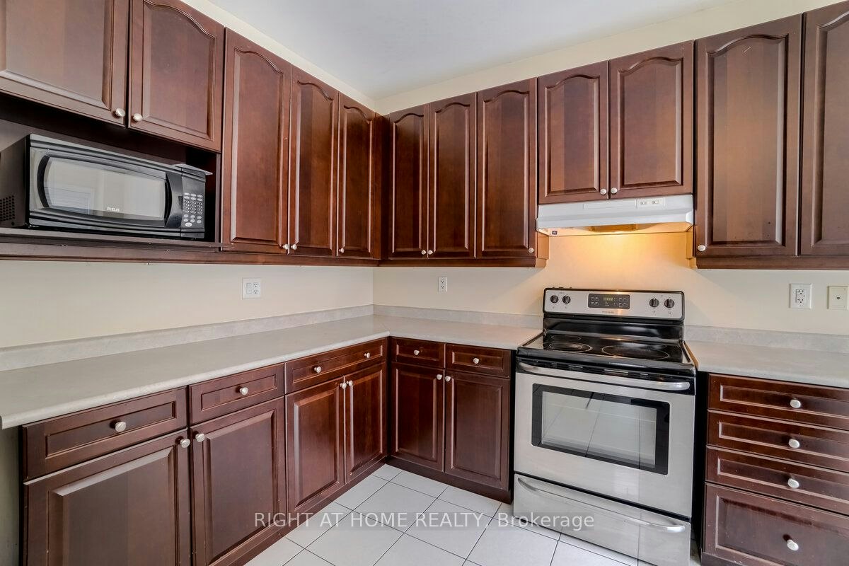4644 Doug Wright Drive, Burlington, ON, L7M 0L2 - 11