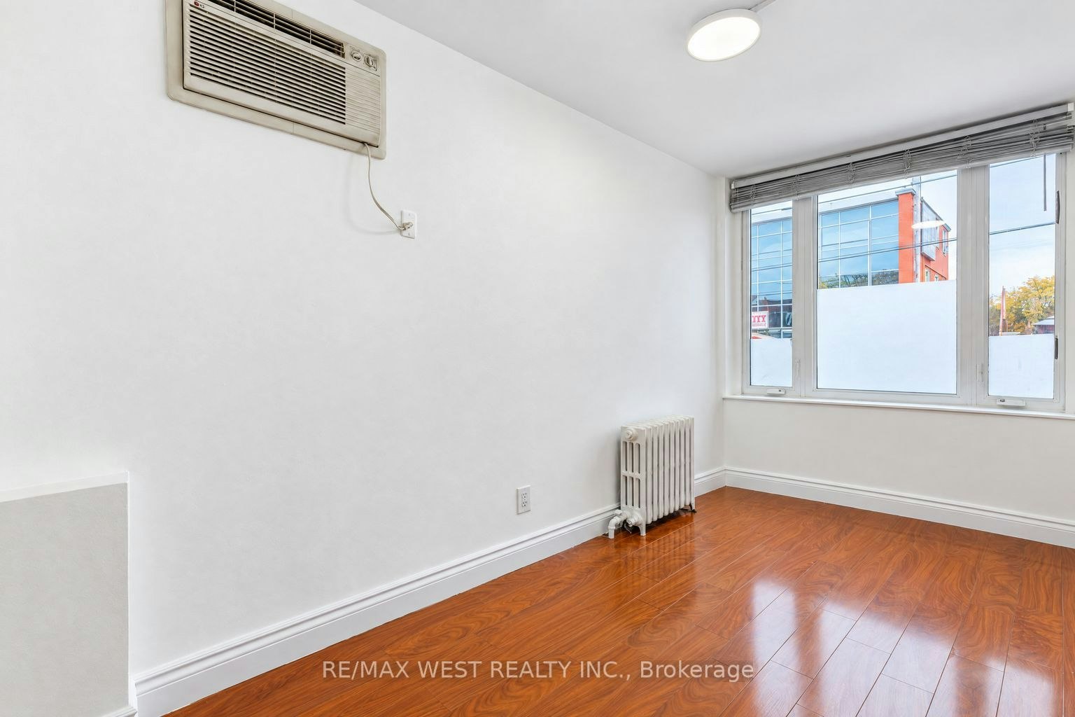 Main-203 Islington Avenue, Toronto, ON, M8V 3B8 - 13