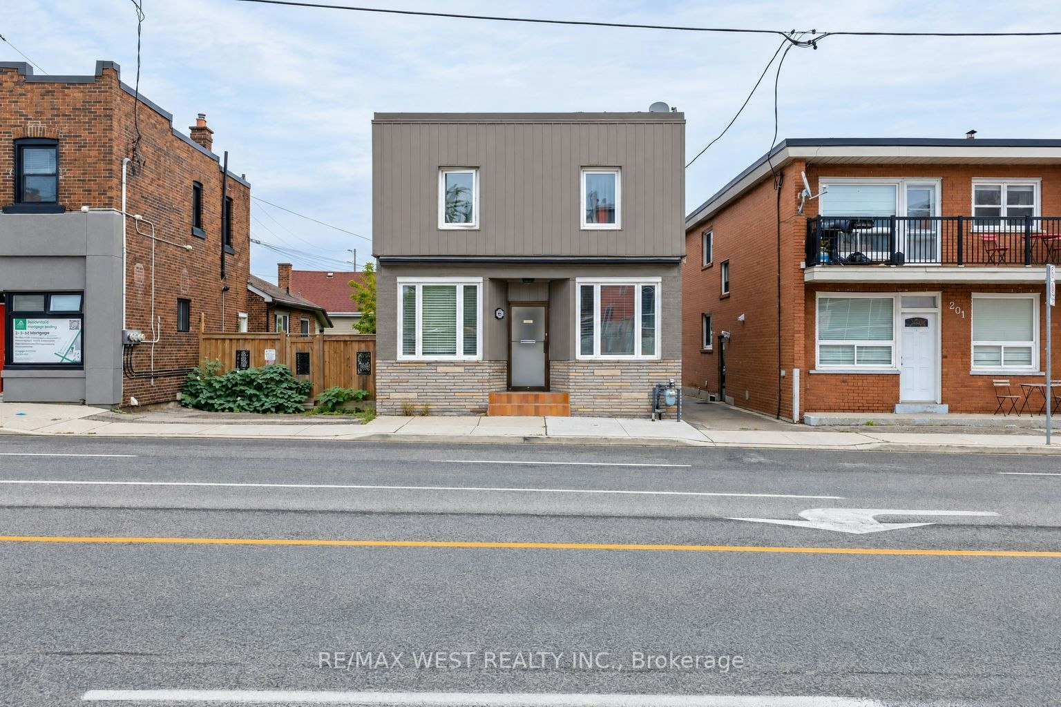 Main-203 Islington Avenue, Toronto, ON, M8V 3B8