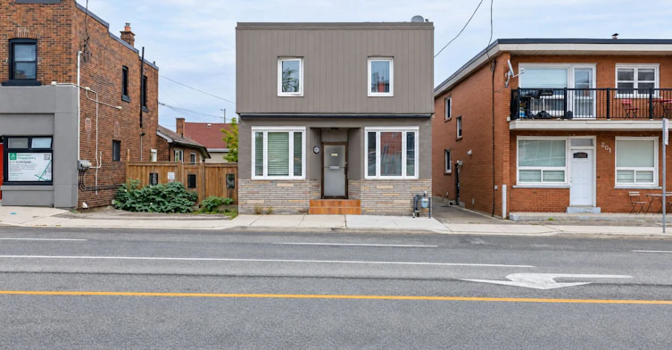 Main-203 Islington Avenue, Toronto, ON, M8V 3B8