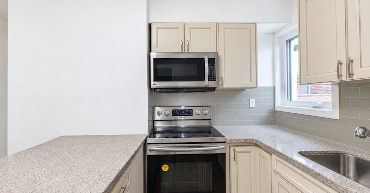 Main-203 Islington Avenue, Toronto, ON, M8V 3B8 - 6