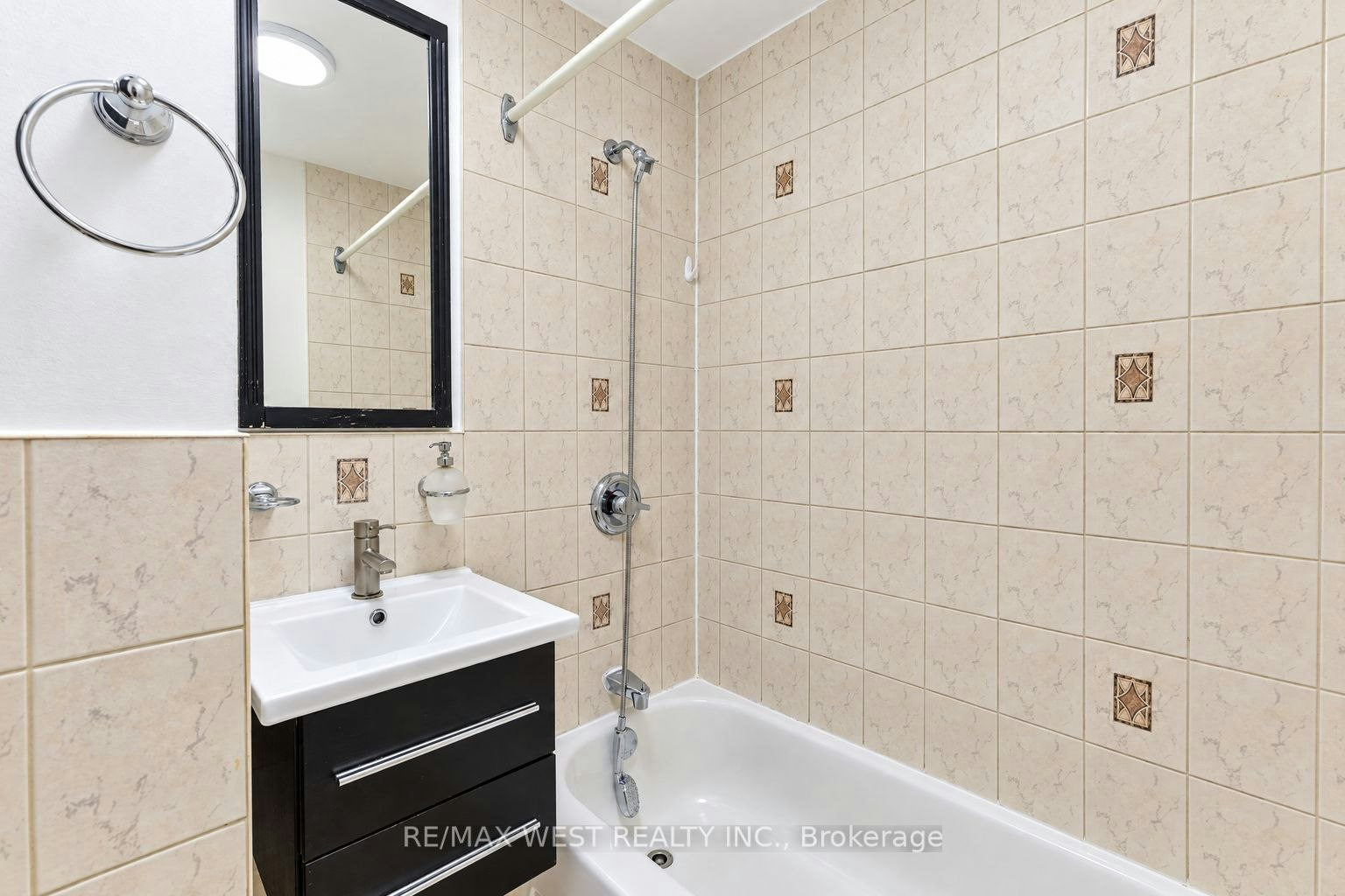 Main-203 Islington Avenue, Toronto, ON, M8V 3B8 - 22