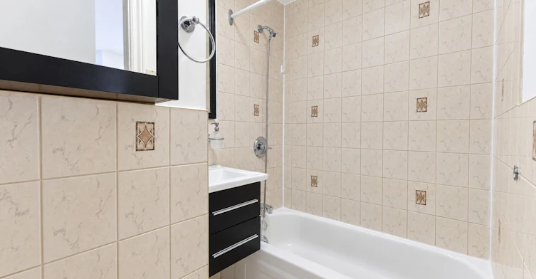 Main-203 Islington Avenue, Toronto, ON, M8V 3B8 - 20