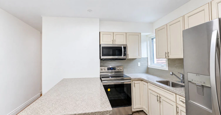 Main-203 Islington Avenue, Toronto, ON, M8V 3B8 - 5