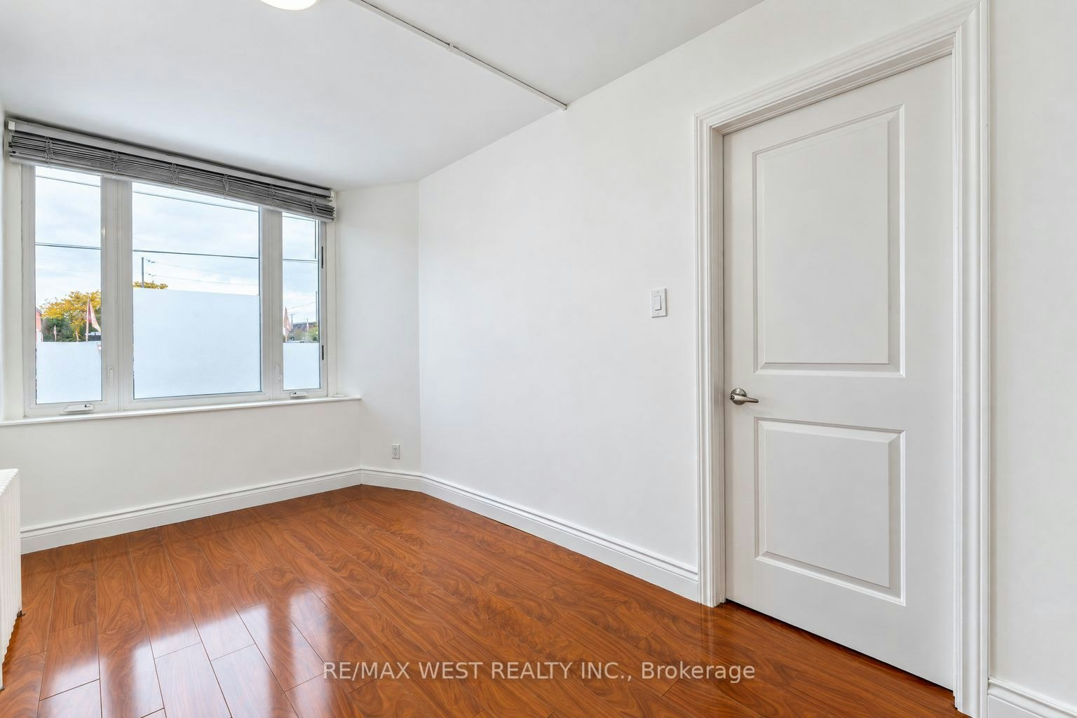 Main-203 Islington Avenue, Toronto, ON, M8V 3B8 - 15