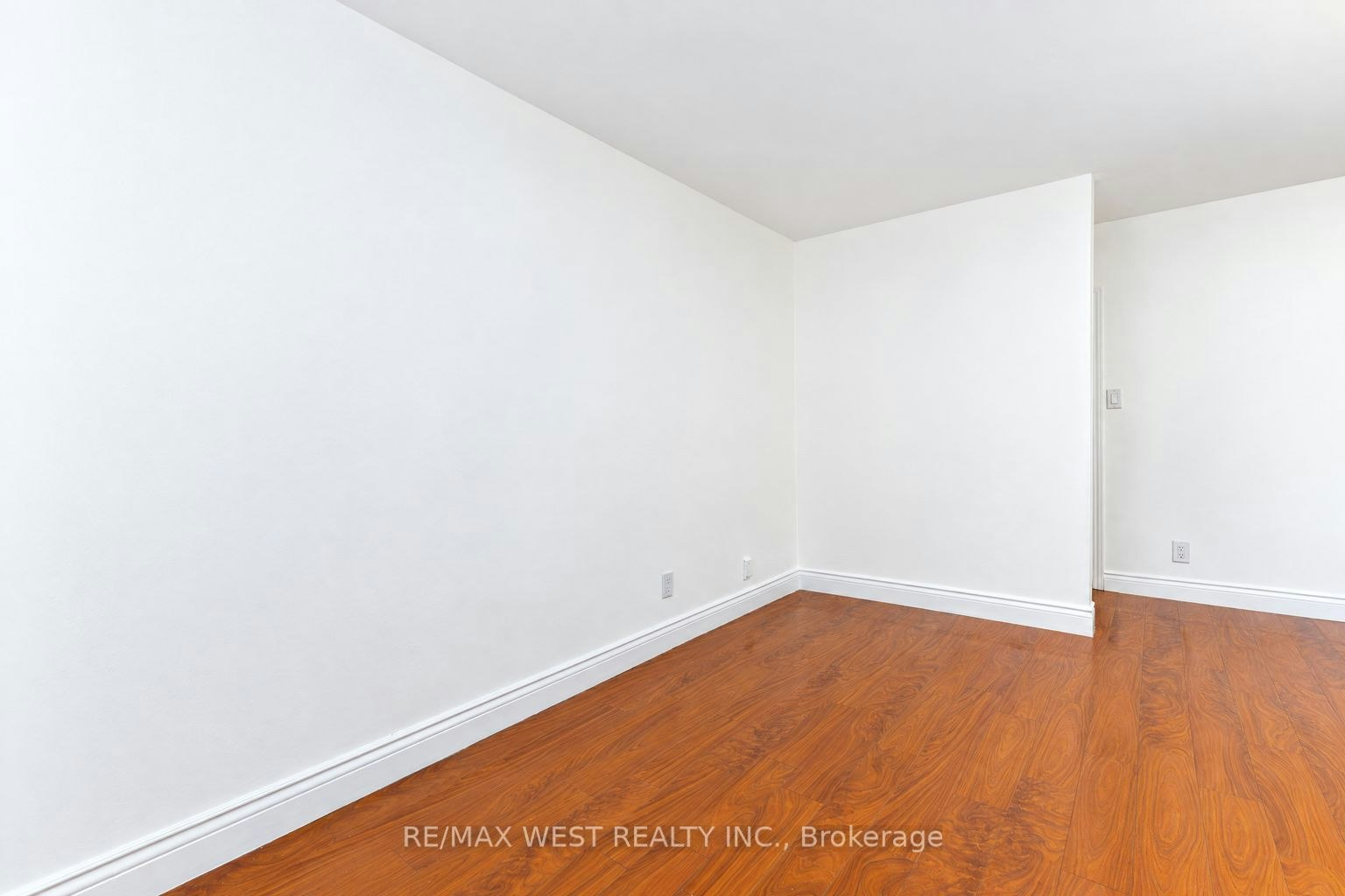 Main-203 Islington Avenue, Toronto, ON, M8V 3B8 - 9