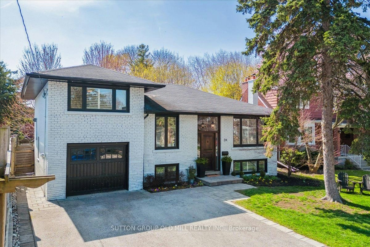 2A Elton Crescent, Toronto, ON, M8W 2X8 - 2