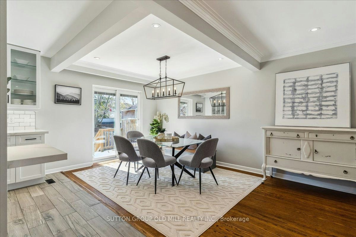 2A Elton Crescent, Toronto, ON, M8W 2X8 - 5