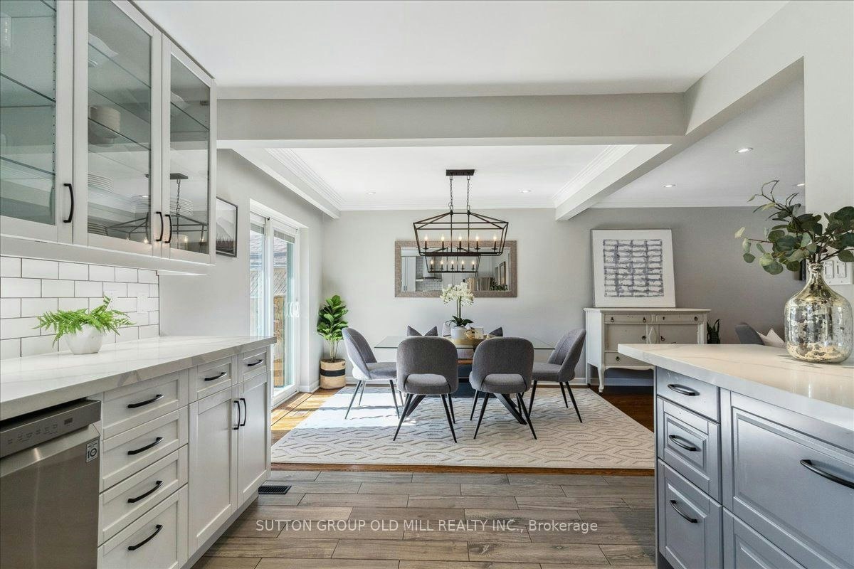 2A Elton Crescent, Toronto, ON, M8W 2X8 - 7