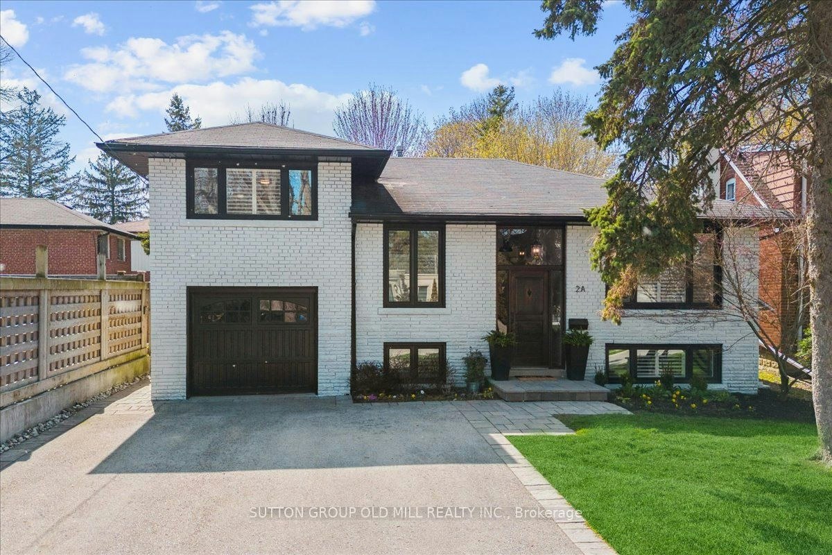 2A Elton Crescent, Toronto, ON, M8W 2X8