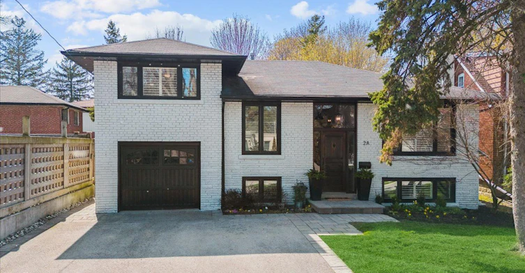 2A Elton Crescent, Toronto, ON, M8W 2X8
