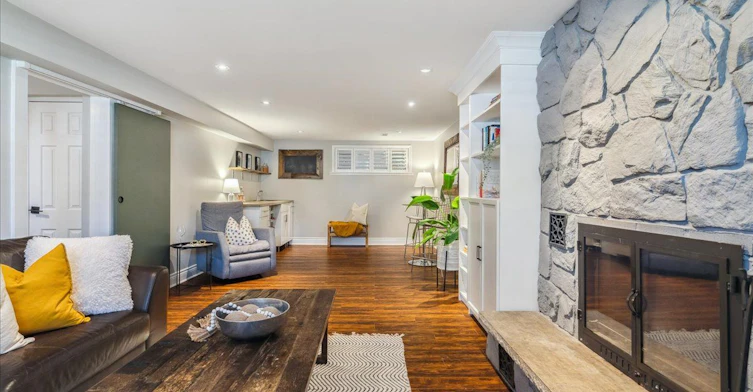 2A Elton Crescent, Toronto, ON, M8W 2X8 - 13