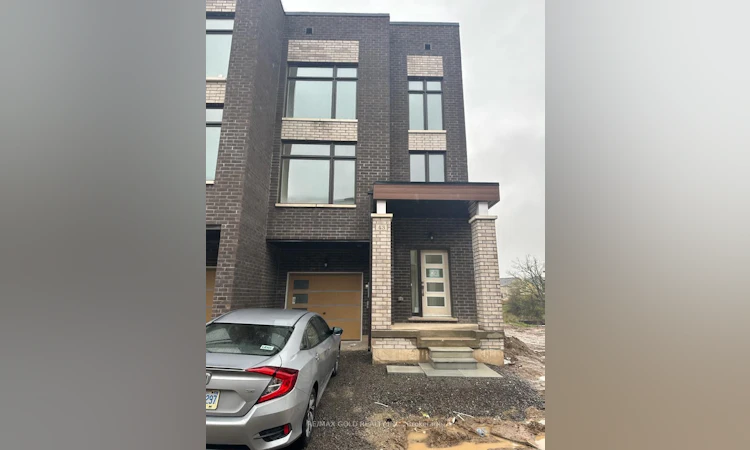 43 Queenpost Drive