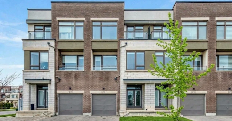272 Squire Crescent, Oakville, ON, L6H 0L8